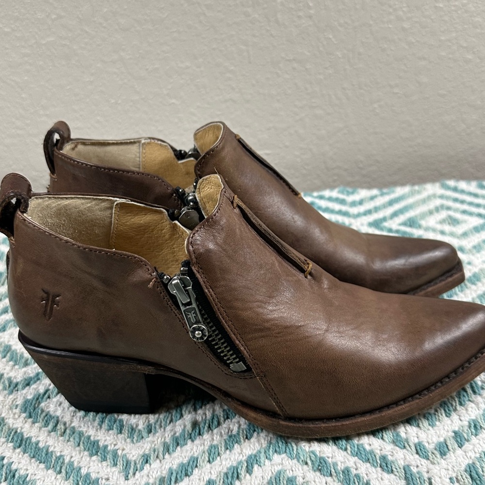 FRYE Sacha Moto Shootie Western Bootie